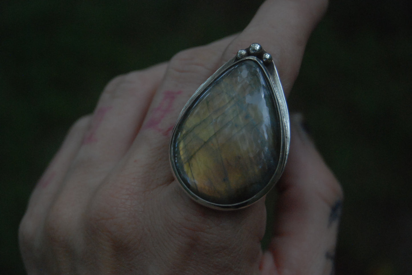Beaded point ring *sz 8*
