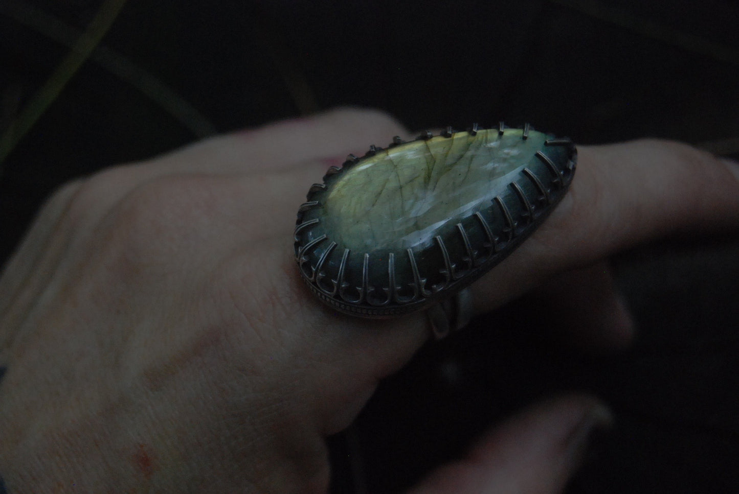 Green dagger ring *sz 6.75*