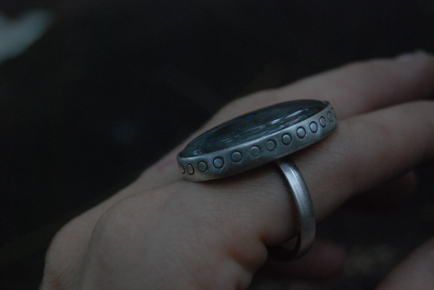 Simple oval ring *sz 10*