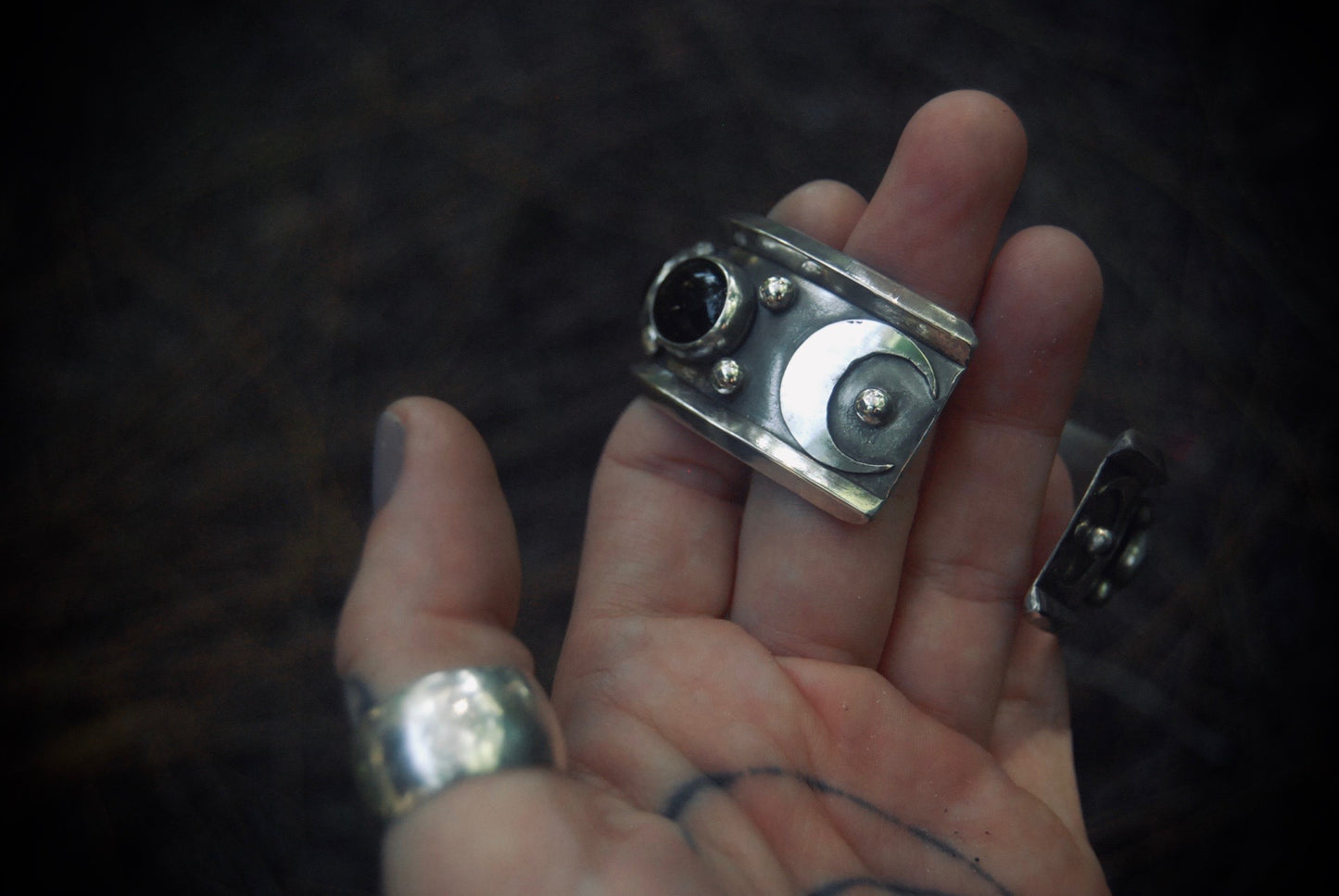 Oyasumi Cuff