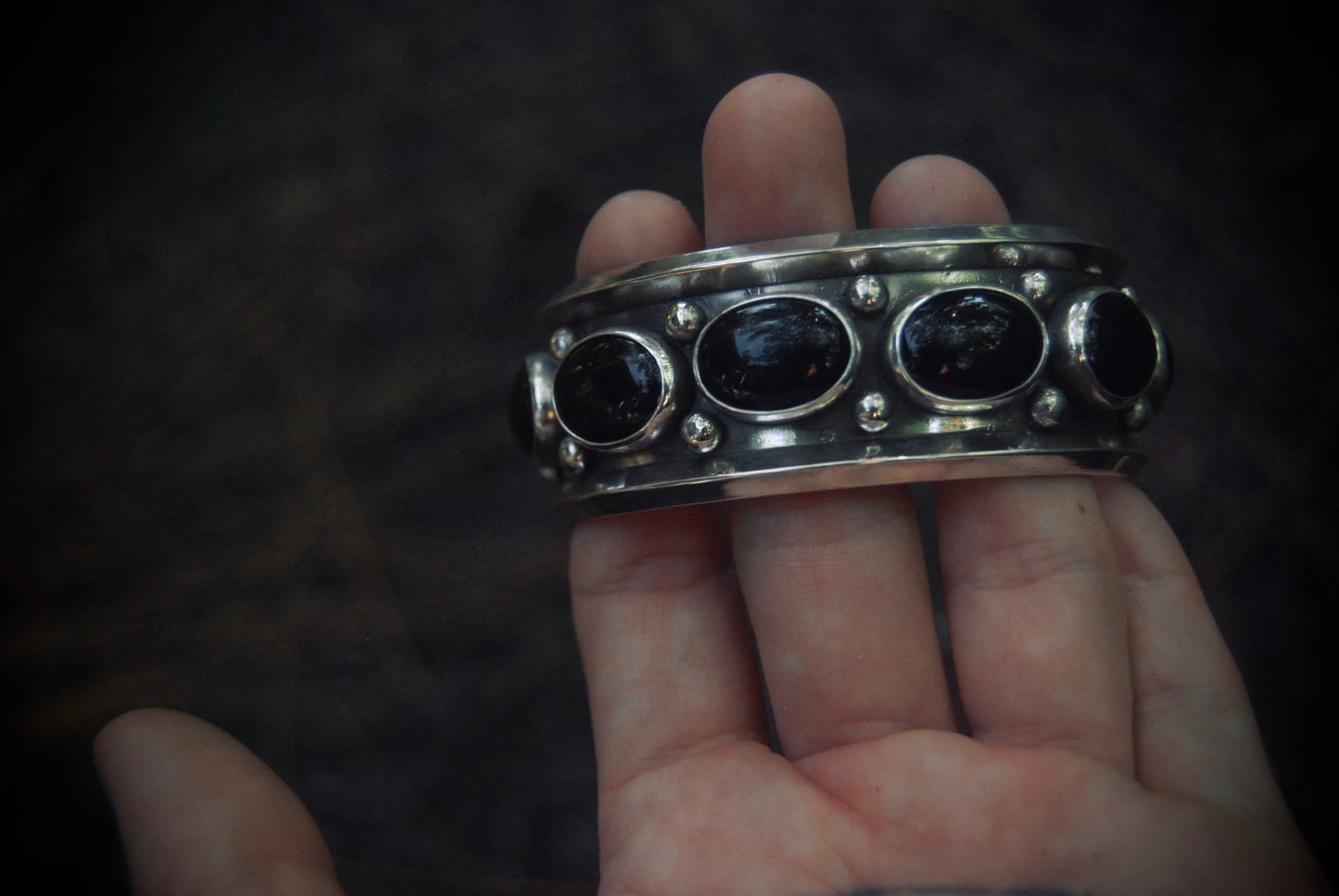 Oyasumi Cuff