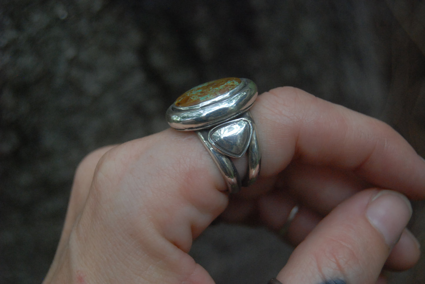 Repousse shadow box ring