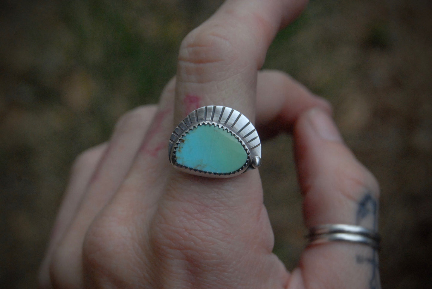 Sleepy eye ring