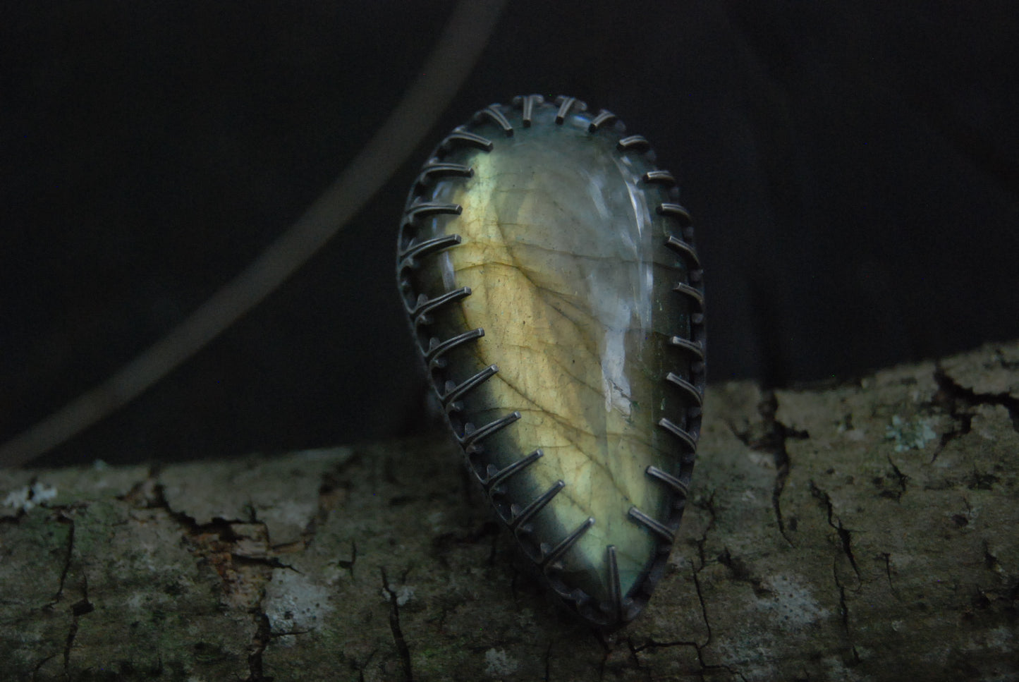 Green dagger ring *sz 6.75*