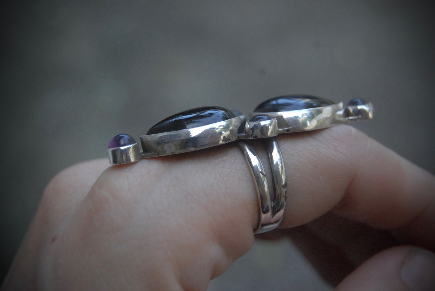 onyx drop ring |size-6|