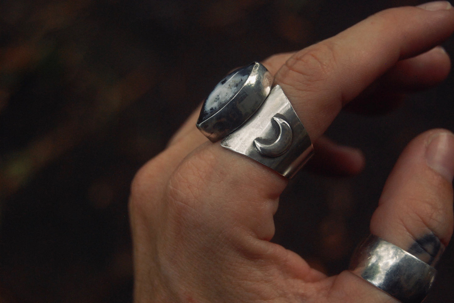 Dendritic Moon Shield Ring sz-9.25