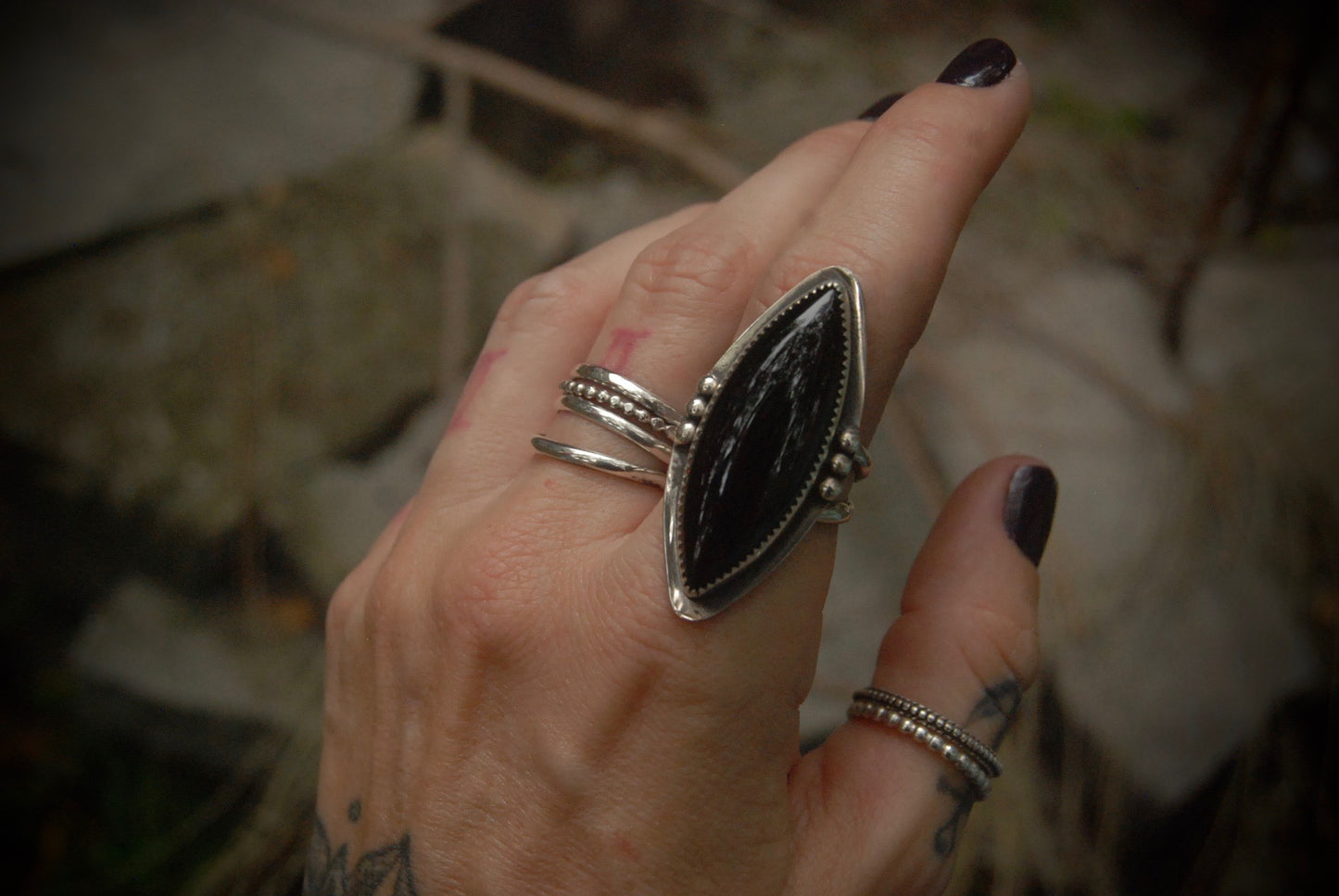 Onyx Spellbinder Ring sz- 7.75