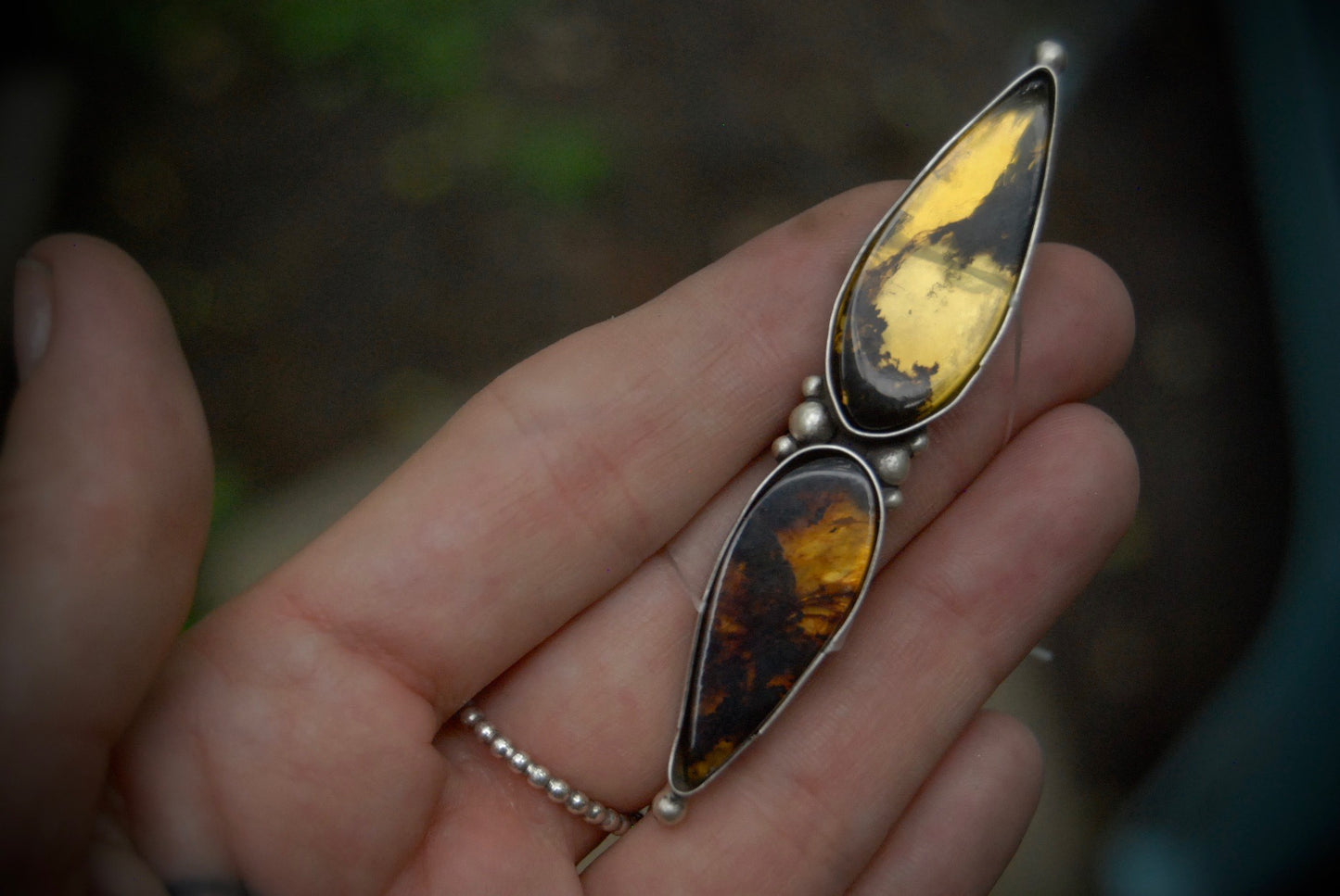 Double Point Amber Ring