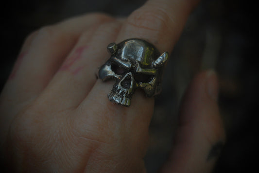 Skull ring 2 sz-8.25