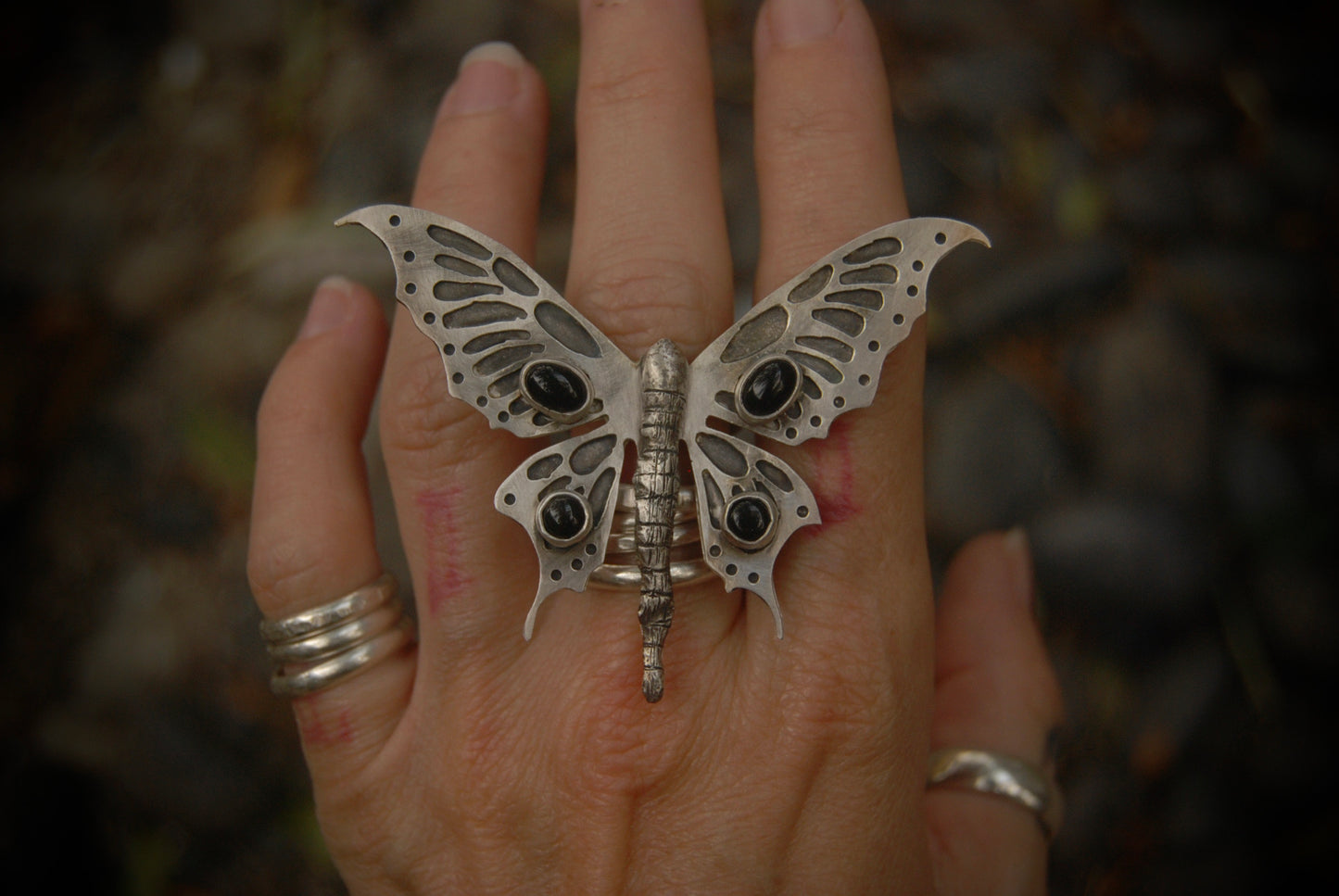 Moth Ring 3 sz 8.75