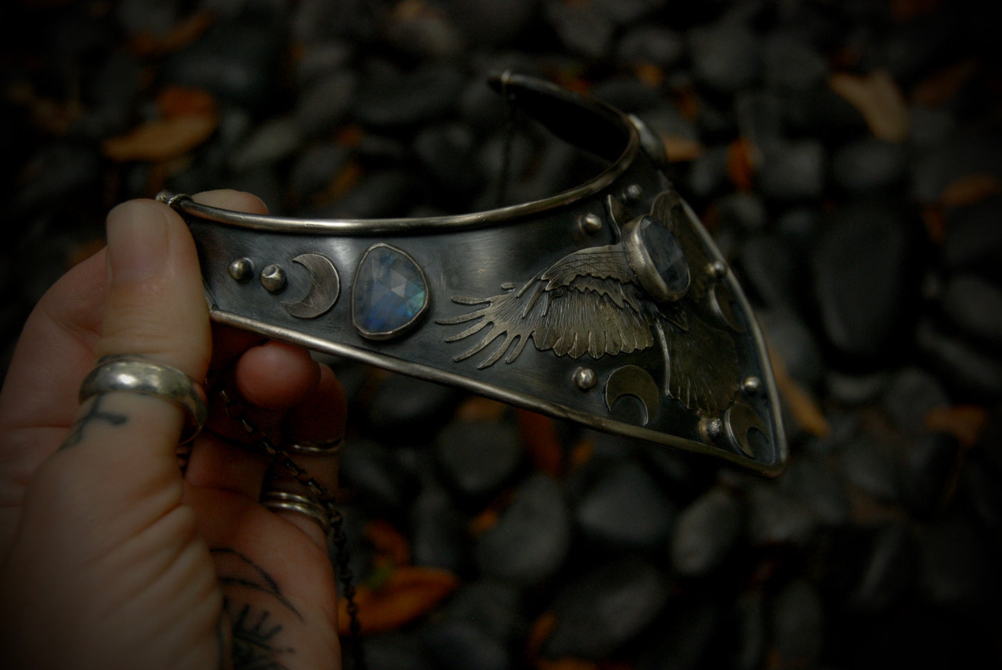 MTO Raven Neck Cuff