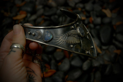 MTO Raven Neck Cuff