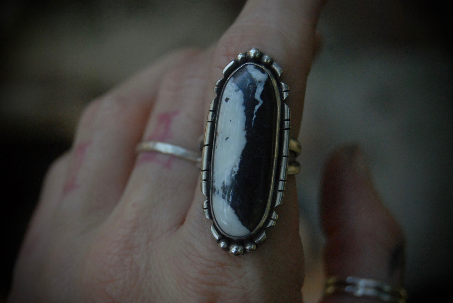 Oval White Buffalo Ring Sz- 7