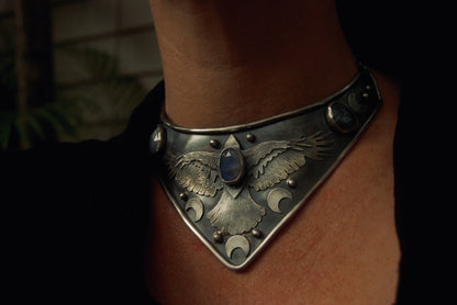 MTO Raven Neck Cuff