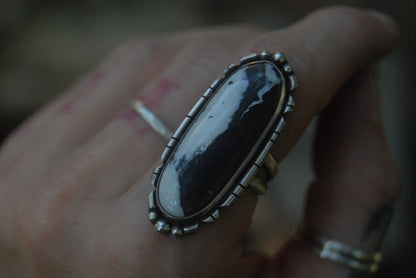 Oval White Buffalo Ring Sz- 7