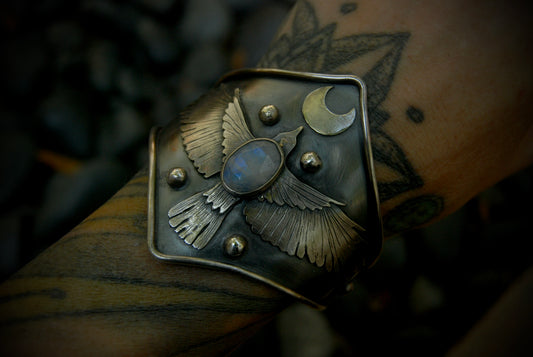 Raven Cuff