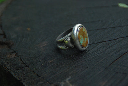 Repousse shadow box ring