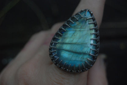 Blue dagger ring *sz 8*