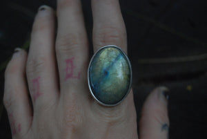 Simple oval ring *sz 10*