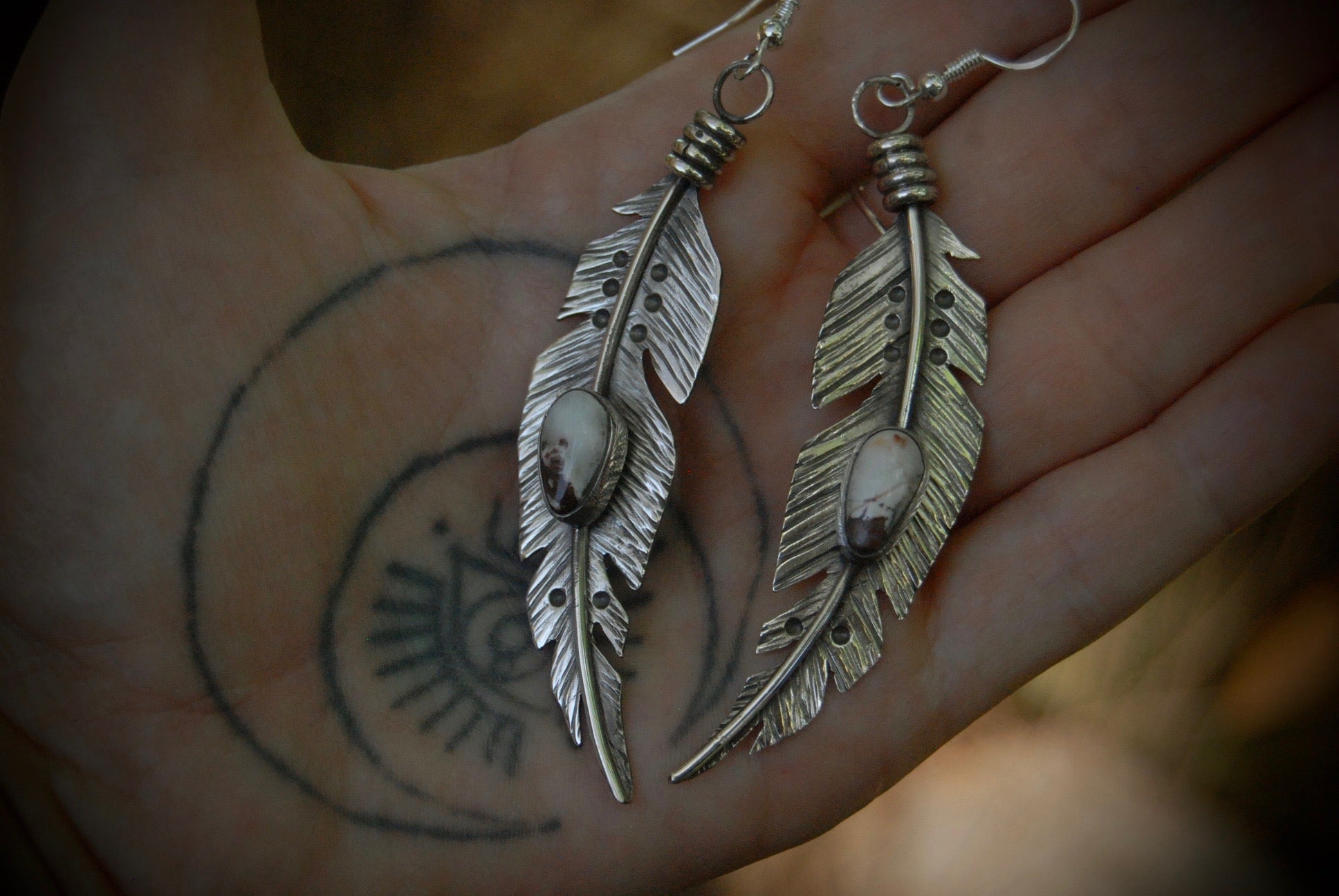 *MTO* AMBER Oval Feather Earrings
