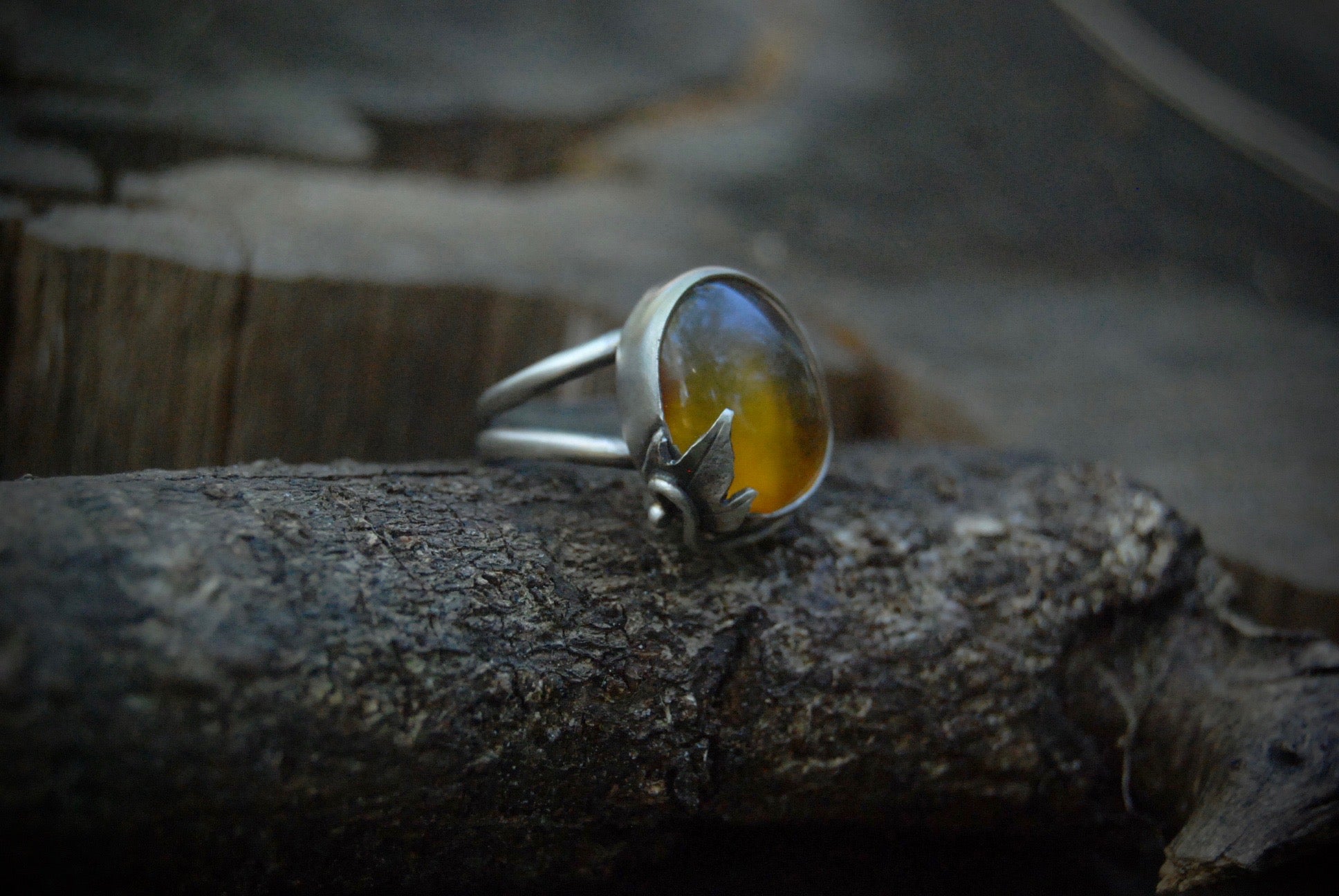 mini amber and ivy ring