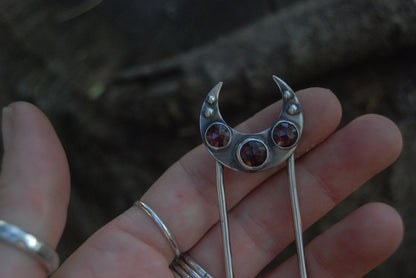 Garnet moon hairpin