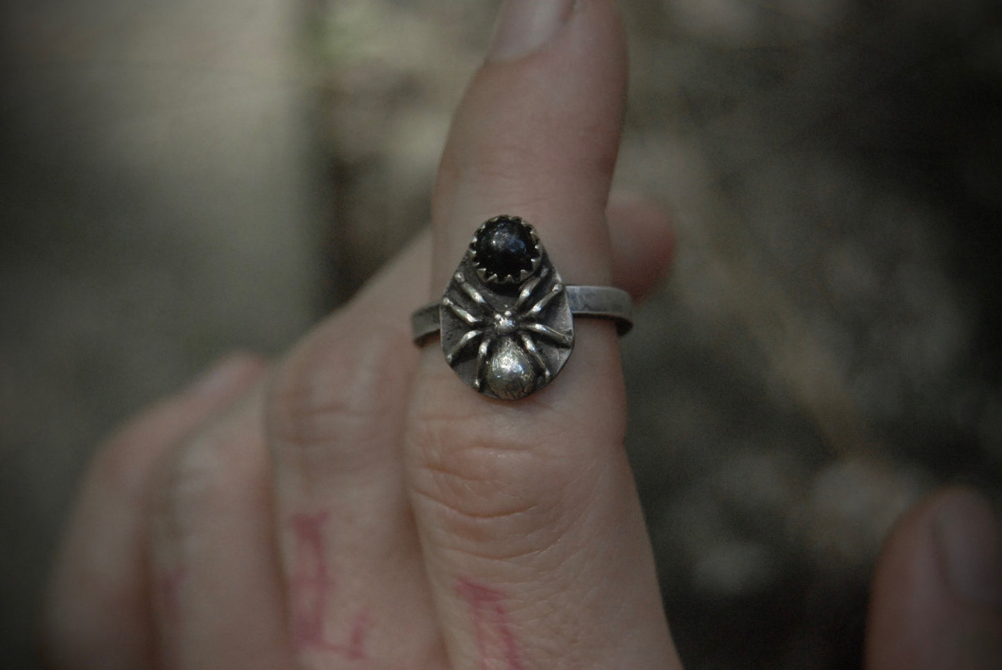 onyx spider ring |size-5.5|