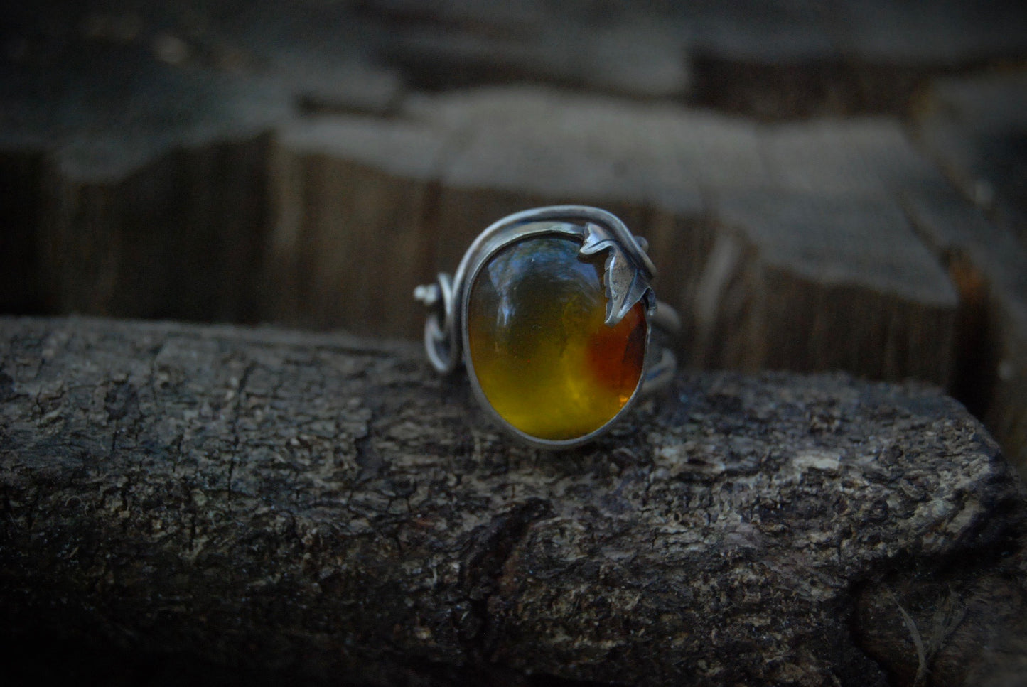 mini amber and ivy ring