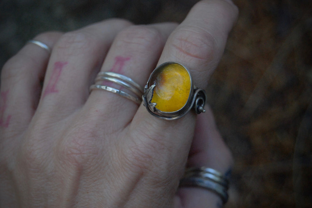 mini amber and ivy ring