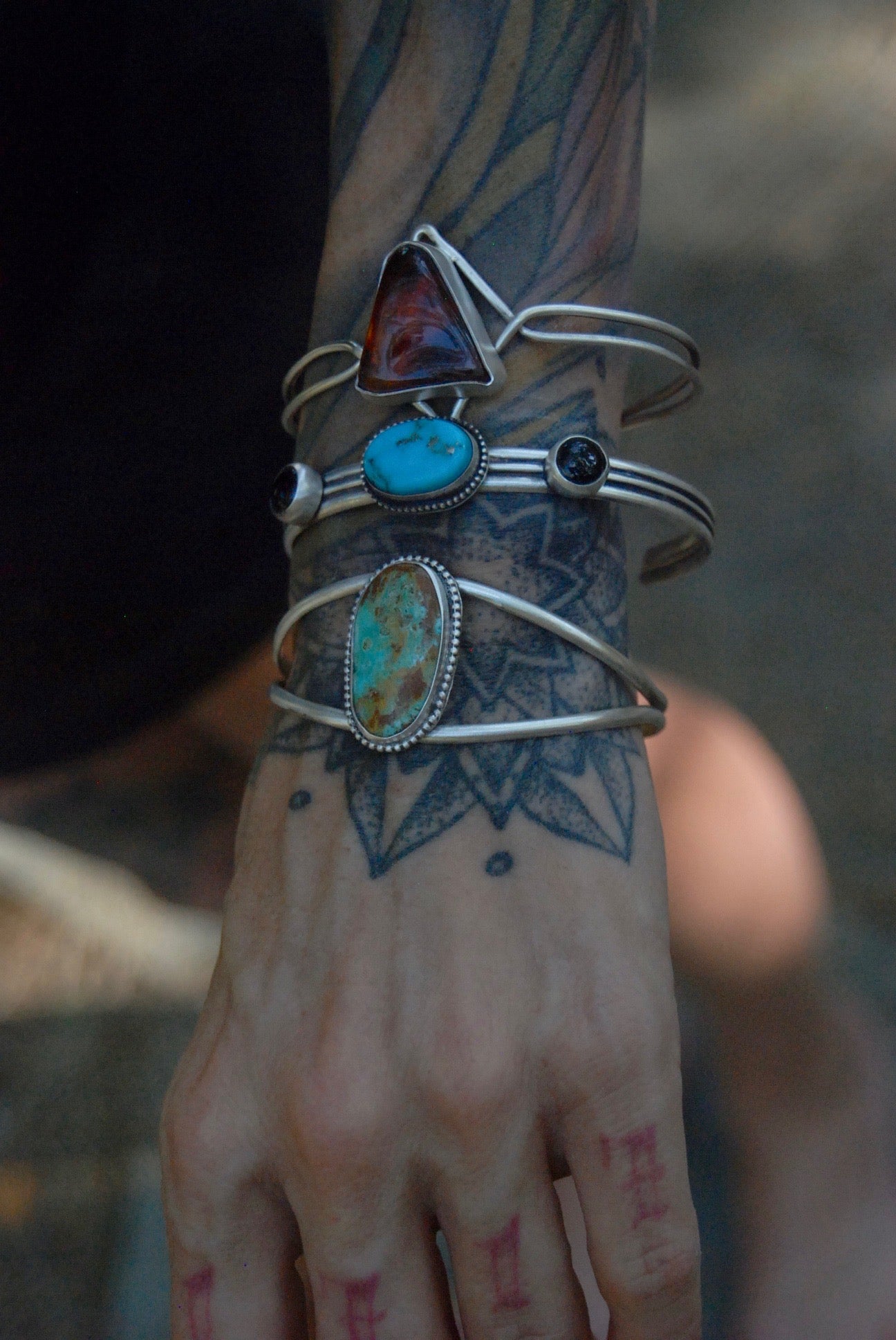 Turquoise and onyx stack bangle