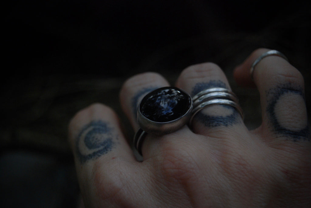 THE COVEN- Simple onyx ring