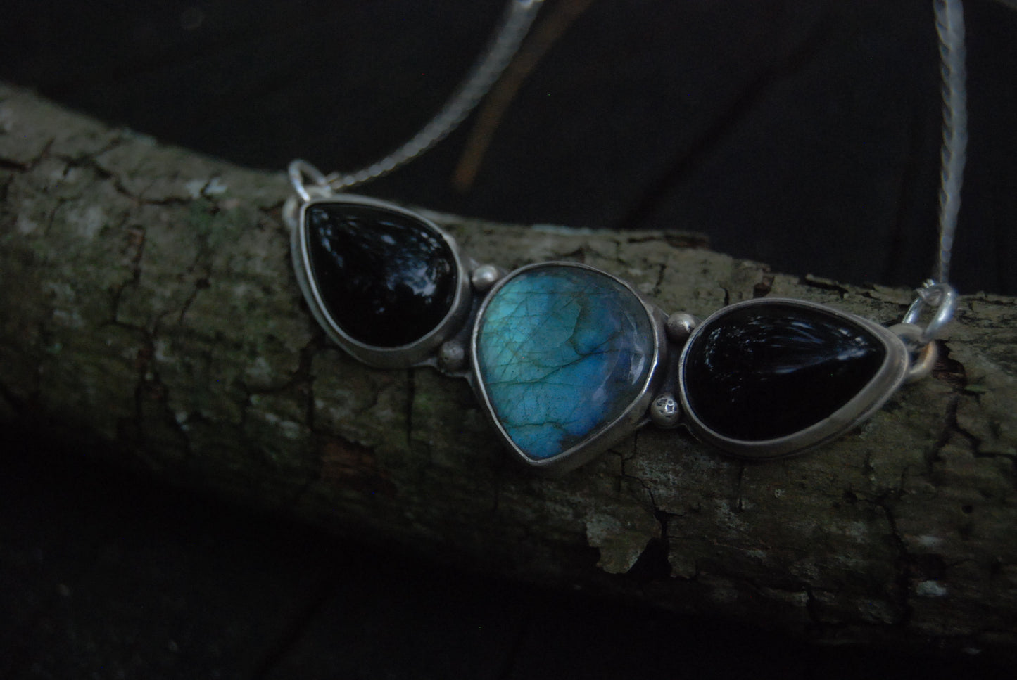 Onyx and labradorite pendant