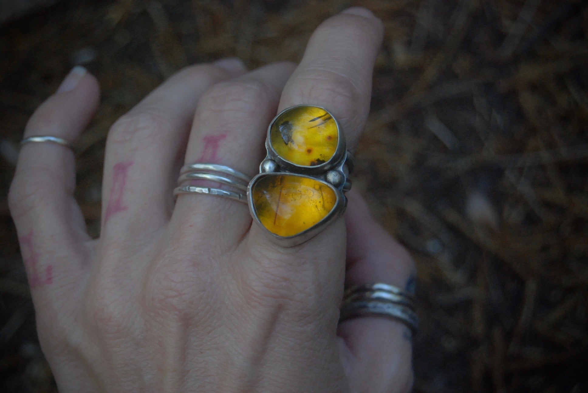Double amber ring