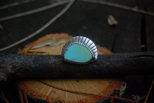 Sleepy eye ring