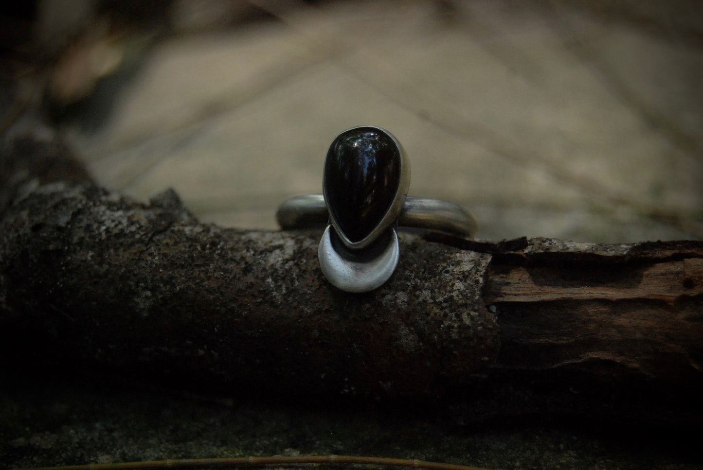 onyx moon stack ring |size-9|