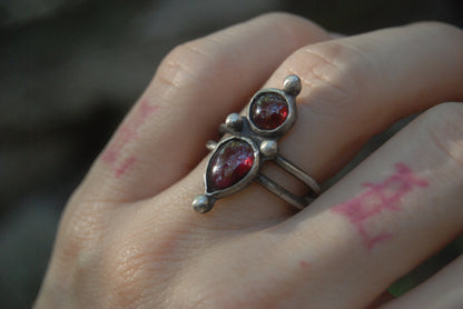 Dainty Garnet ring Sz- 5.75