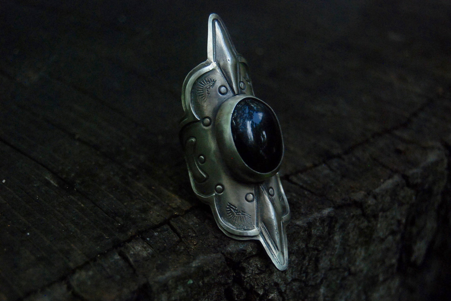 Onyx repousse saddle ring