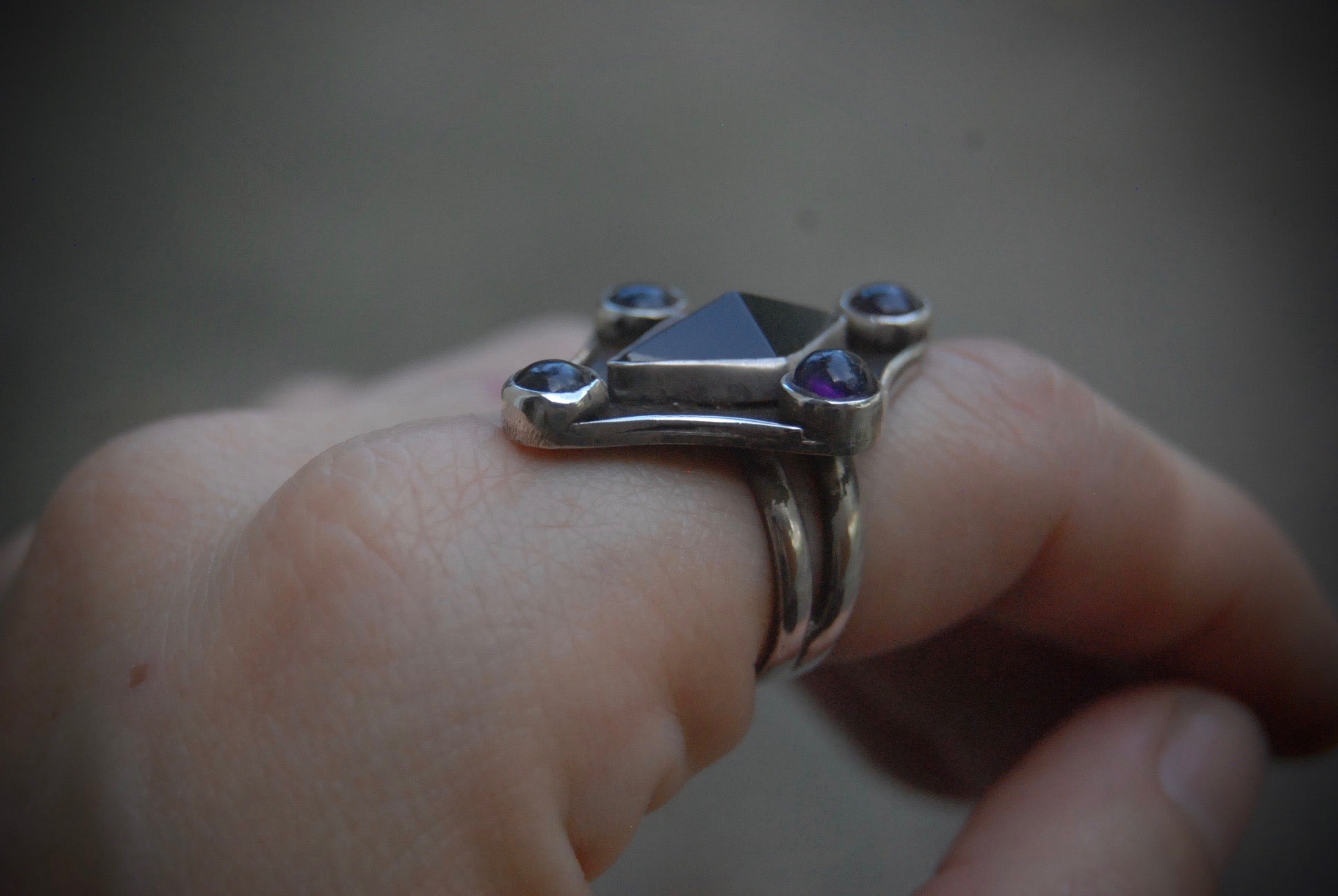 onyx diamond arch ring |size-6.5|