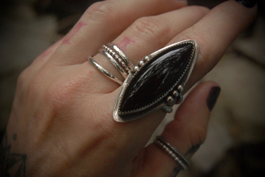 Onyx Spellbinder Ring sz- 7.75