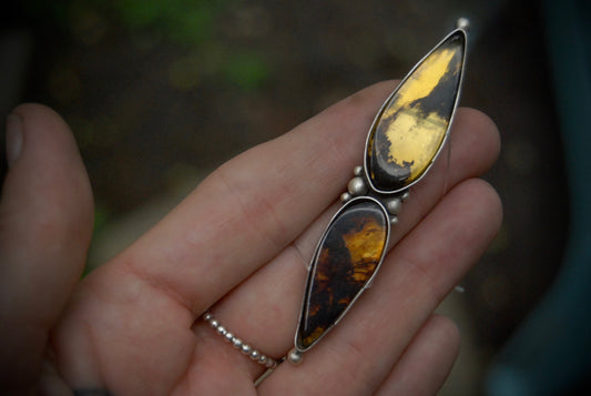 Double Point Amber Ring