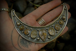 Hecate Moon Shield