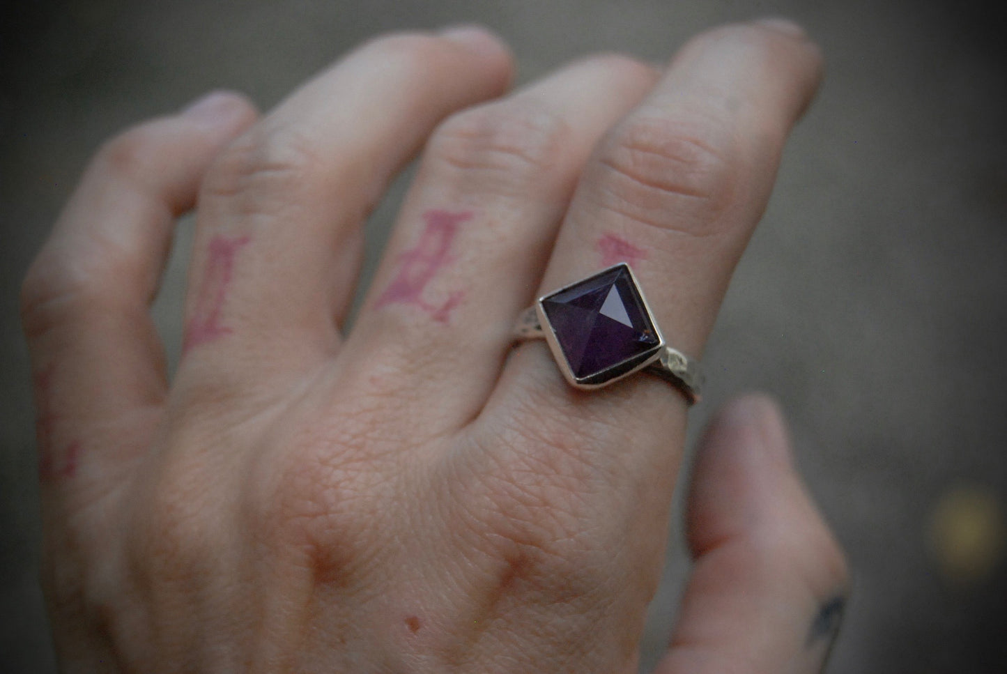 amethyst pyramid ring |size-8.5|