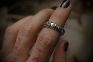 Thick Hammered Ring/Midi sz-5.5