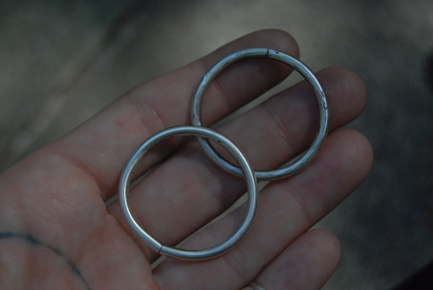 8 gauge hammered hoops