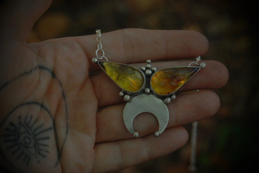 Tsuki Necklace