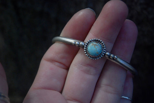 Winter blues- Simple bangle