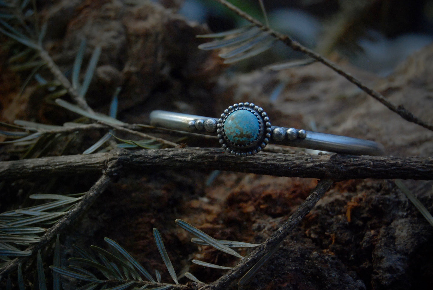 Winter blues- Simple bangle