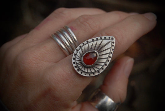 Garnet Burst Teardrop Ring sz-8