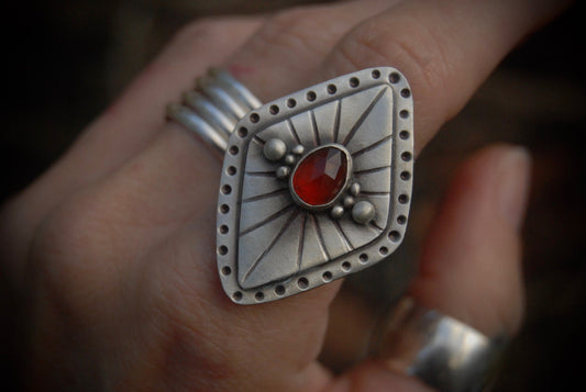 Garnet Burst Diamond sz-7.75