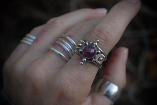 Pinku Moon Ring sz-7.25